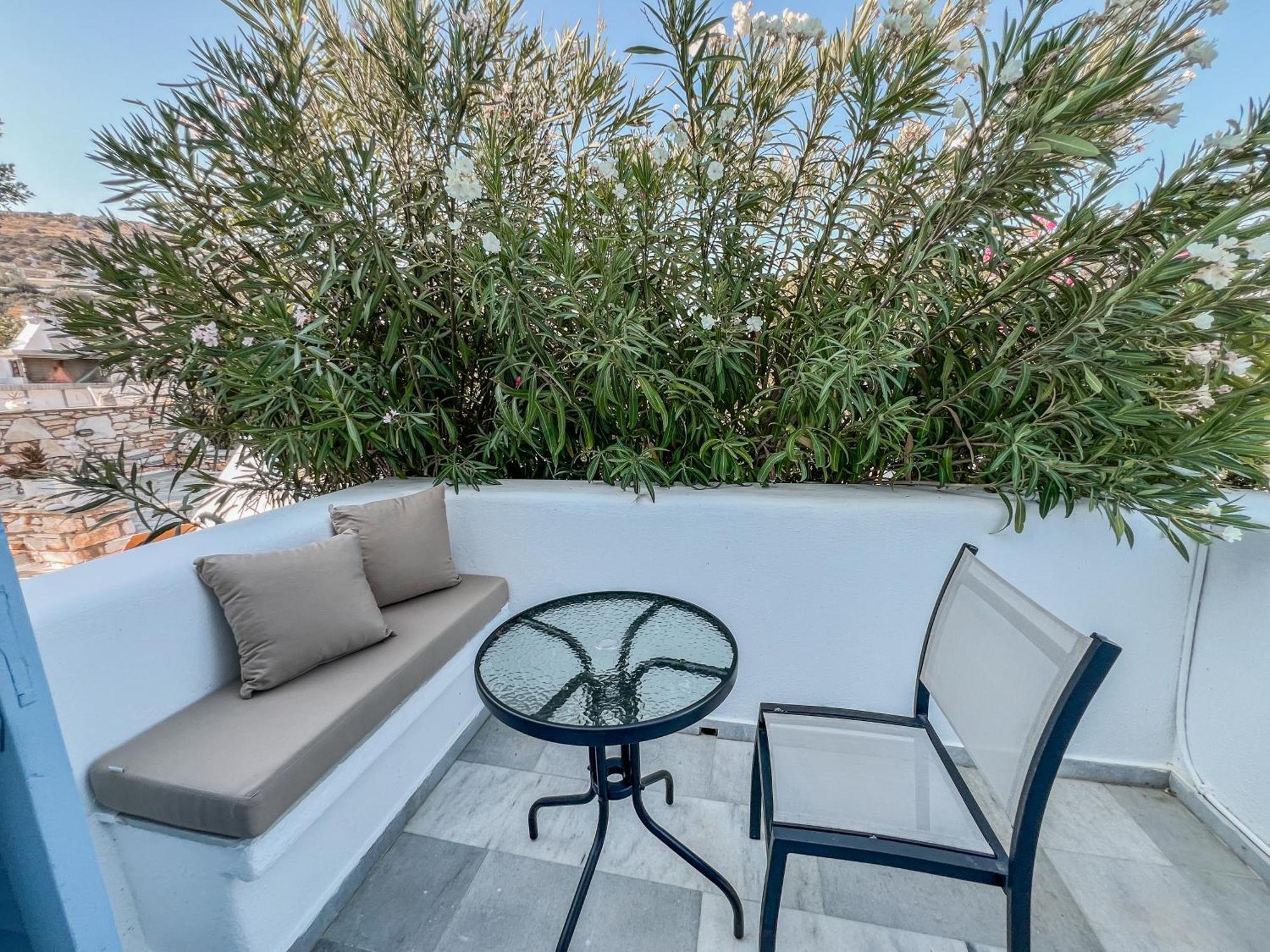 Yaleena Residences Drios Ngoại thất bức ảnh