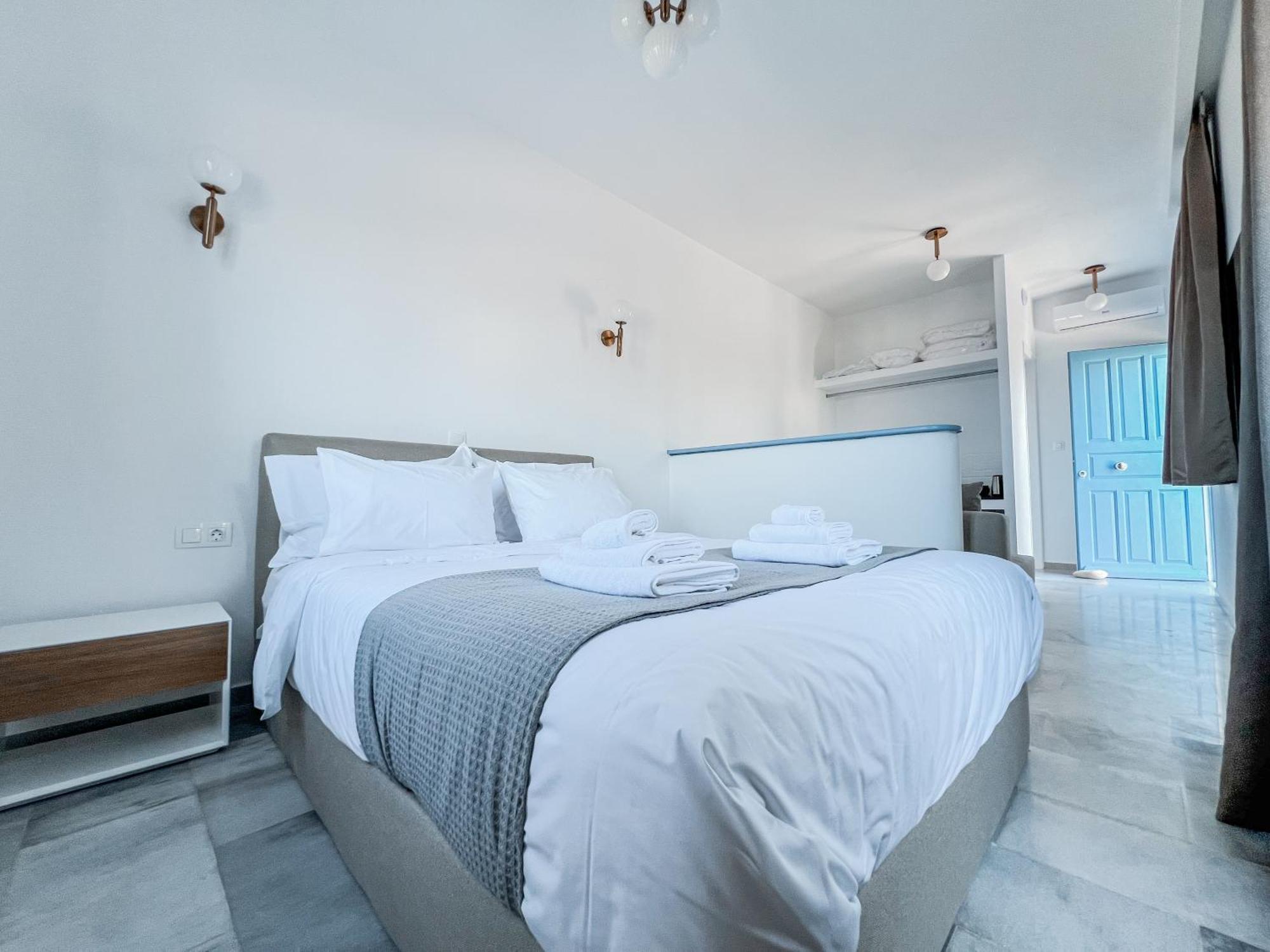 Yaleena Residences Drios Ngoại thất bức ảnh