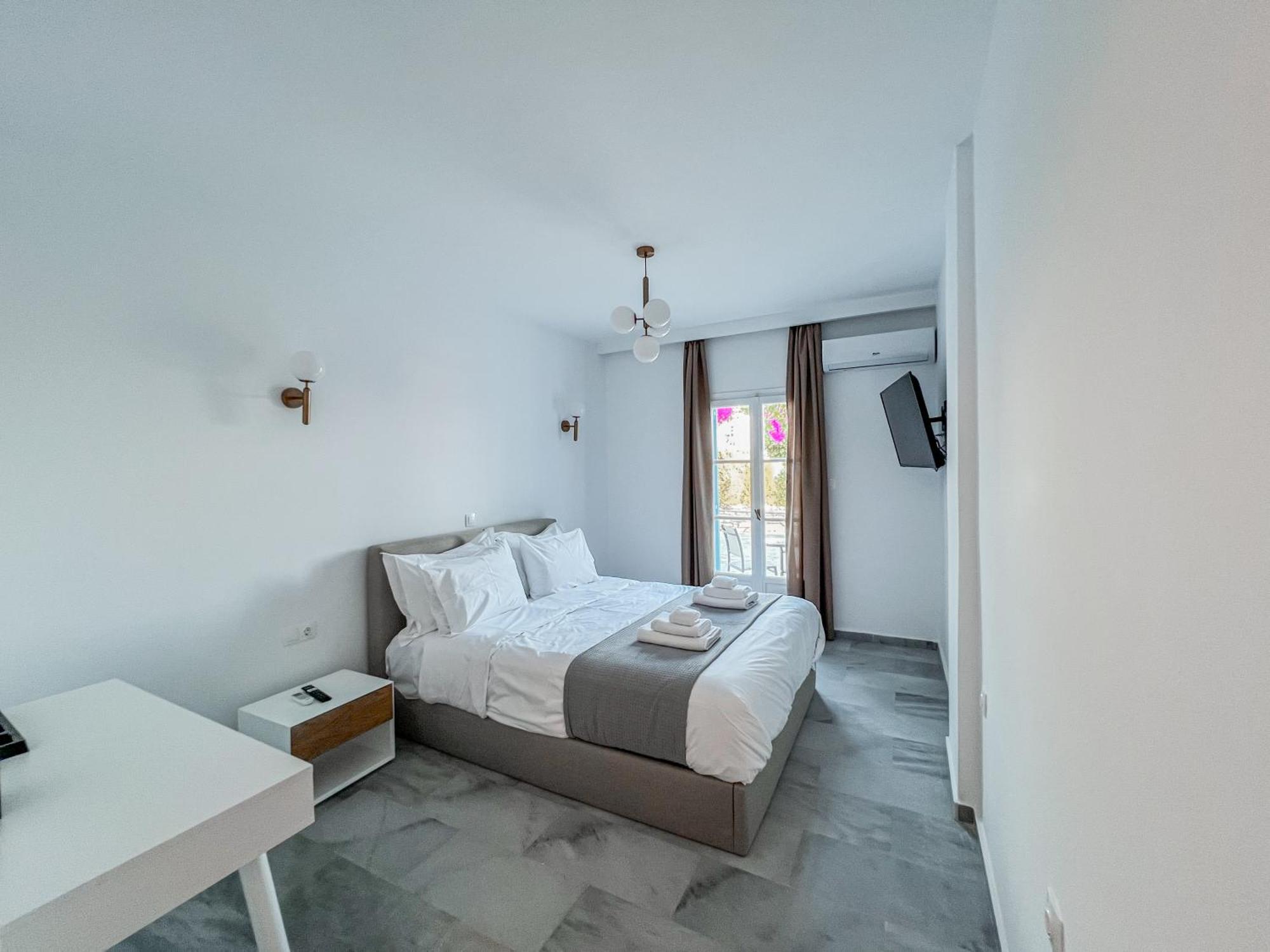 Yaleena Residences Drios Ngoại thất bức ảnh