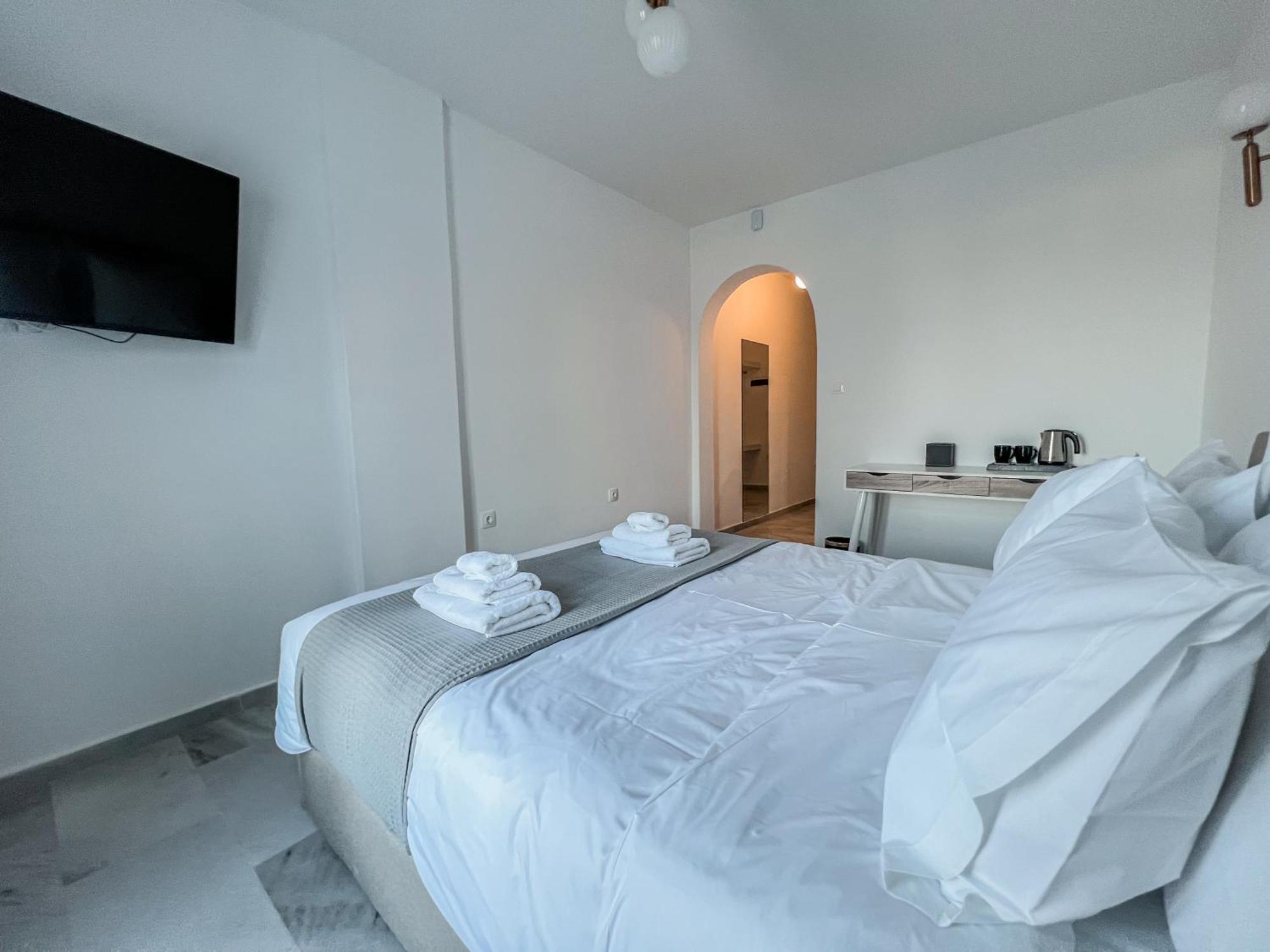 Yaleena Residences Drios Ngoại thất bức ảnh
